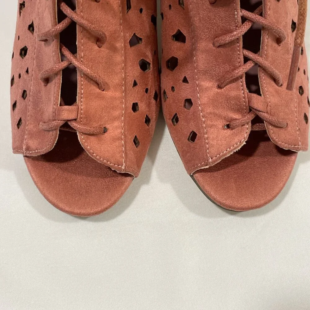 Nature Breeze Issa Stack Heel Pink Lazercut Peep Toe Lace Up Bootie 8.5 EUC